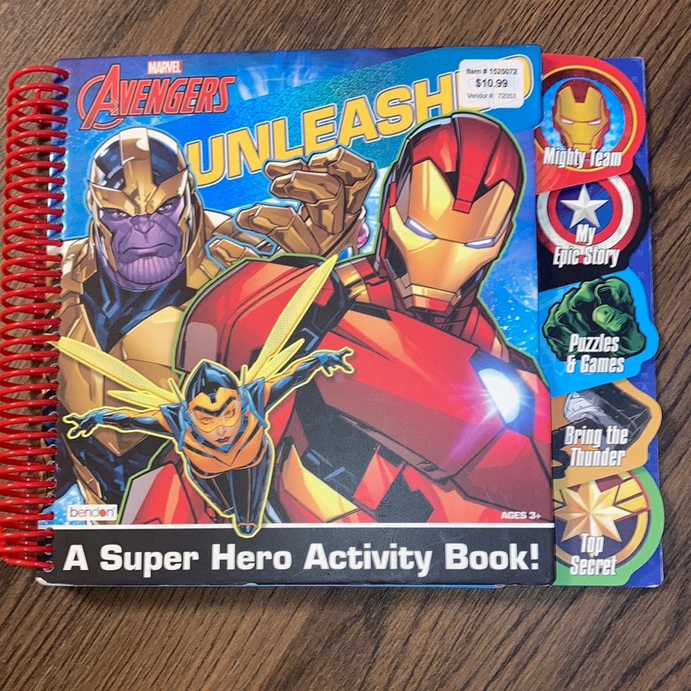 🎉10 for $10🎉New Avengers Unleashed-A Super Hero Activity Book!